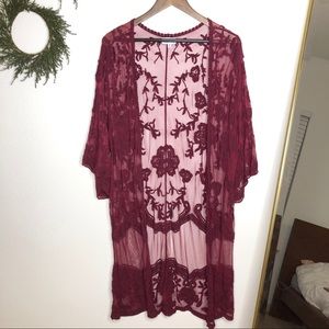✨ Dizzy Gal | Burgundy Lace Long Kimono ✨